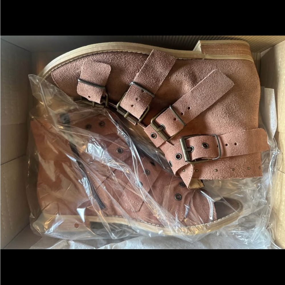 Musse & Cloud Tan Ankle Boots - Picture 5 of 6